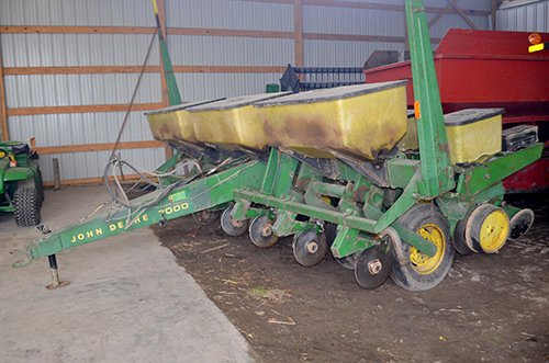Property photo 18 - FARM EQUIPMENT AUCTION IN ELKHART COUNTY, IN